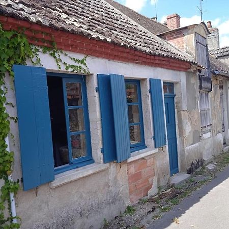 Petite Maison De Village Ygrande Exteriör bild